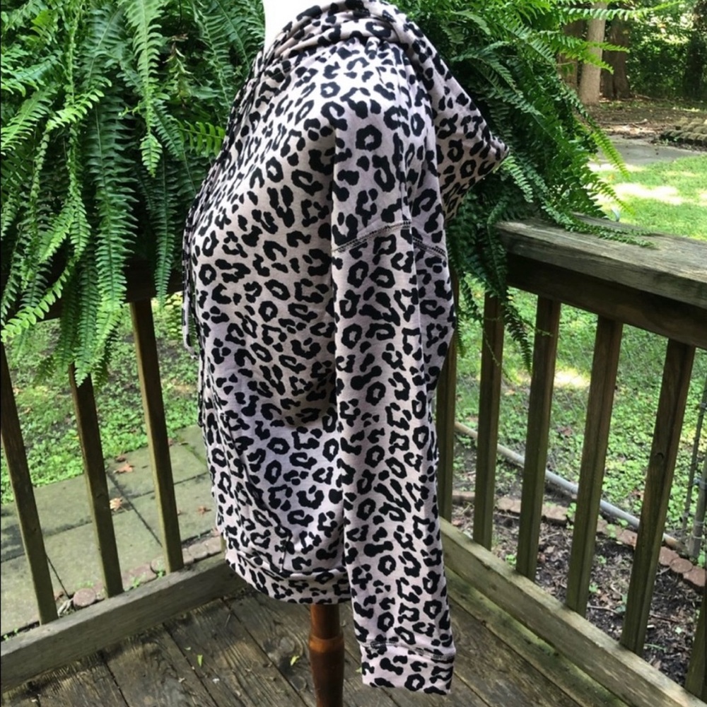 Leopard print Jacket - Picture 2 of 9